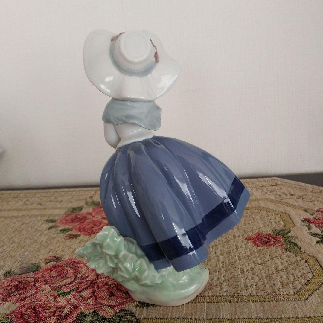 価格見直しました。美品　リヤドロ　きれいな花ばかり