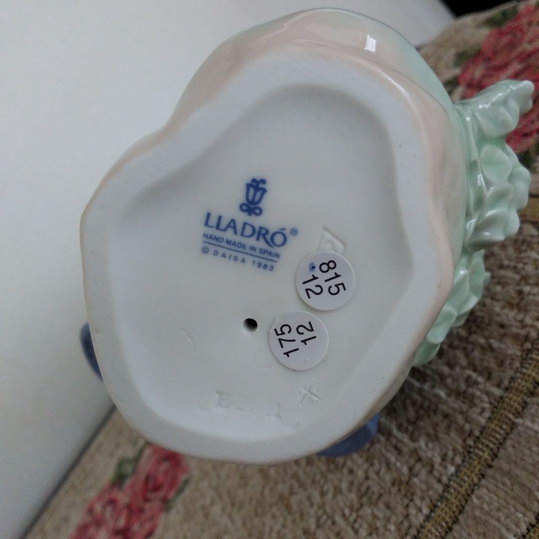 価格見直しました。美品　リヤドロ　きれいな花ばかり