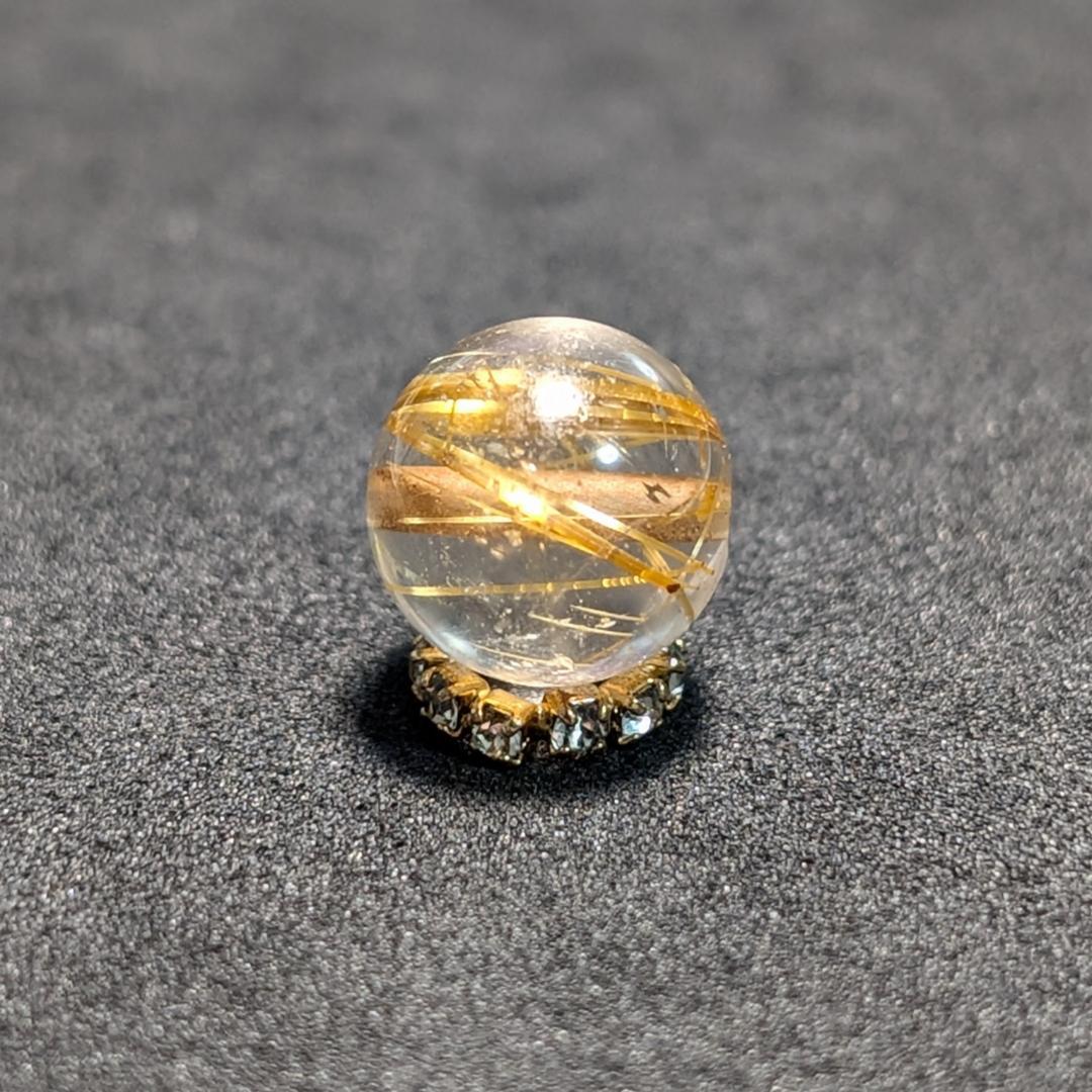 一点物【迫力満点】ゴールド タイチンルチル 10ミリ 貫通穴あり お守り石