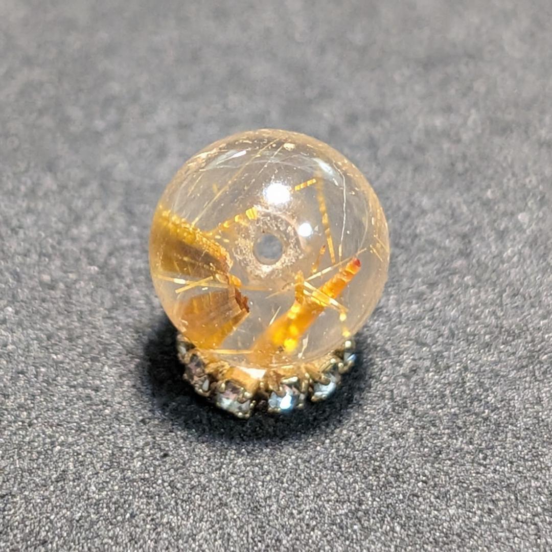 一点物【迫力満点】ゴールド タイチンルチル 10ミリ 貫通穴あり お守り石