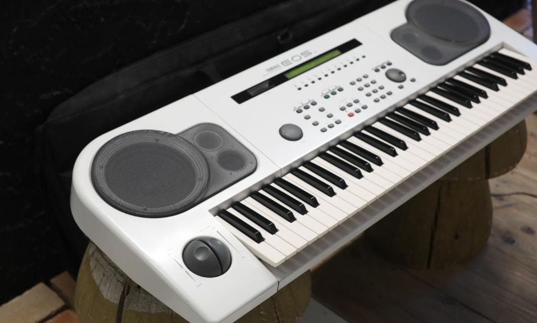 美品Yamaha EOS B700 シンセサイザー 61鍵盤