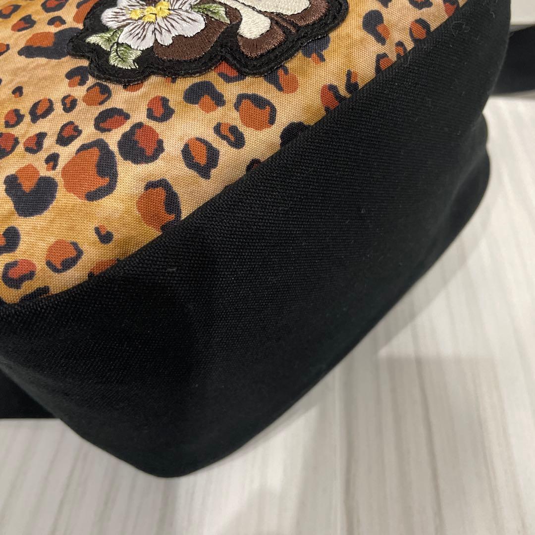 ロラライハリス・刺繍　ボディバッグ・M