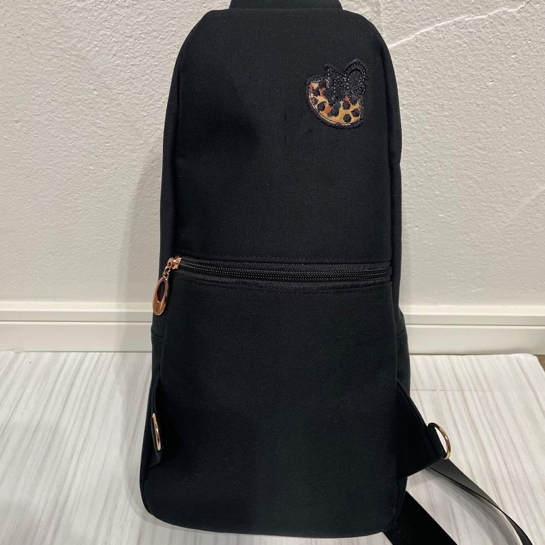 ロラライハリス・刺繍　ボディバッグ・M