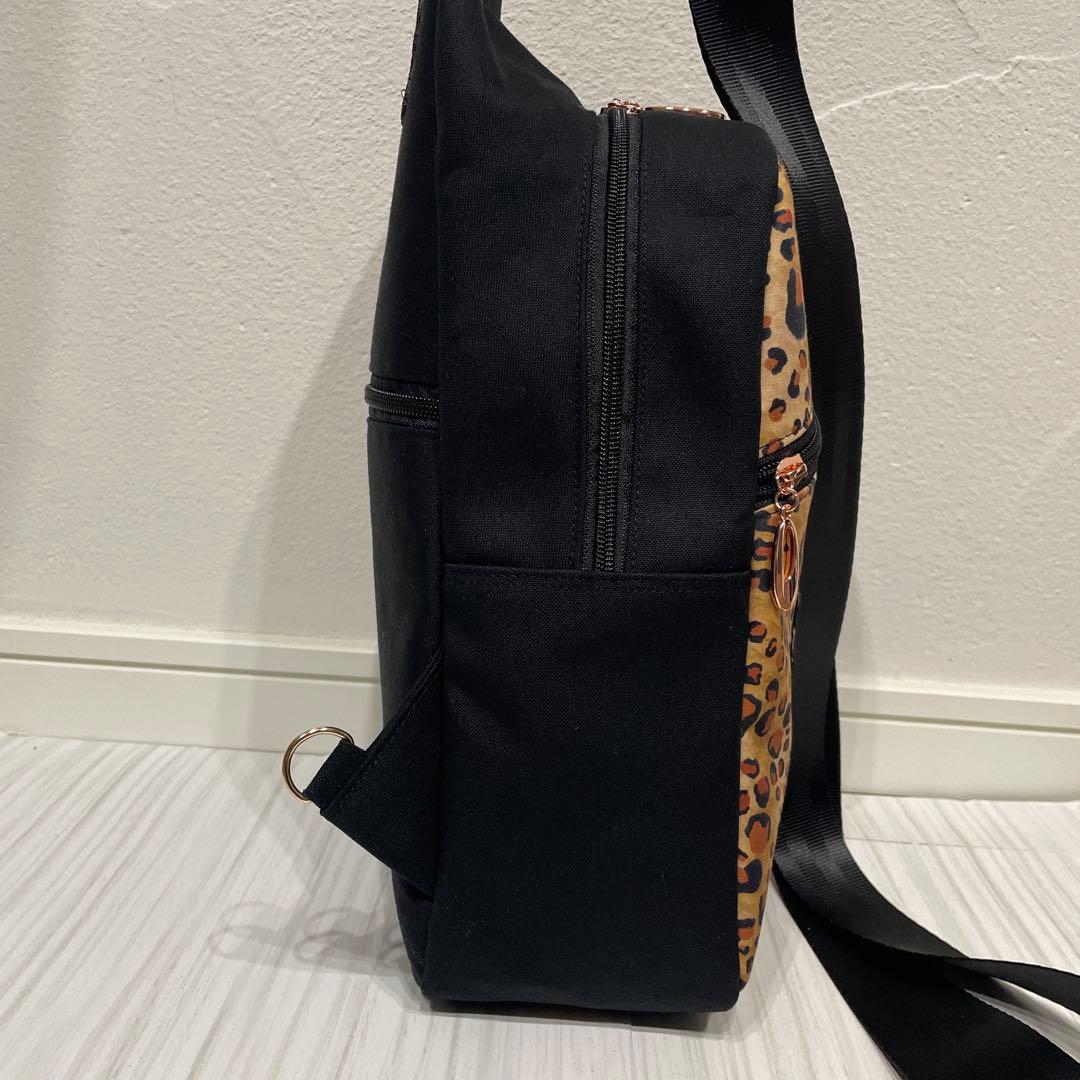 ロラライハリス・刺繍　ボディバッグ・M