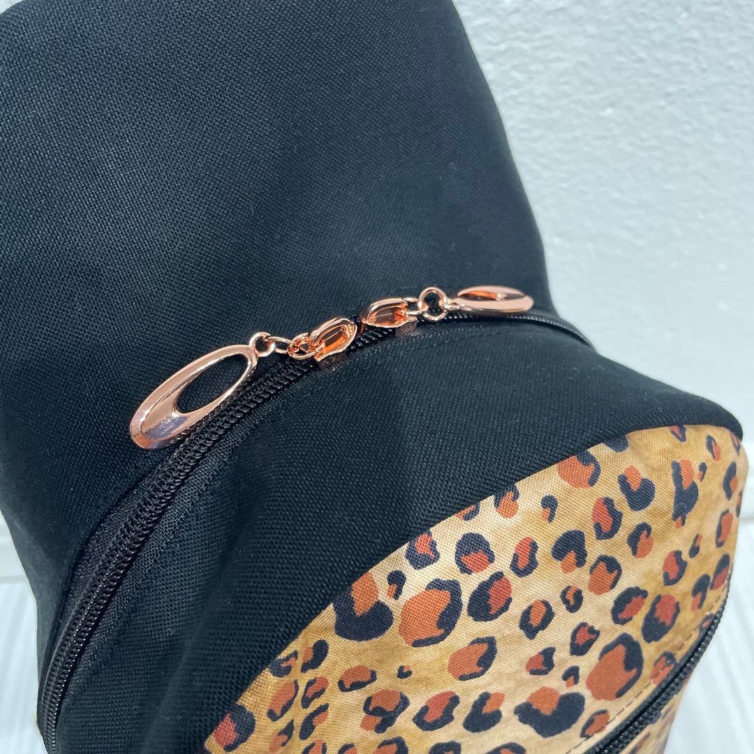 ロラライハリス・刺繍　ボディバッグ・M