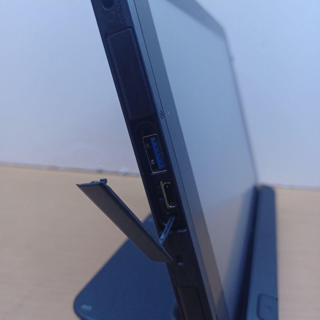 富士通　Q509/VB Celeron N4100/8GB/SD128GB