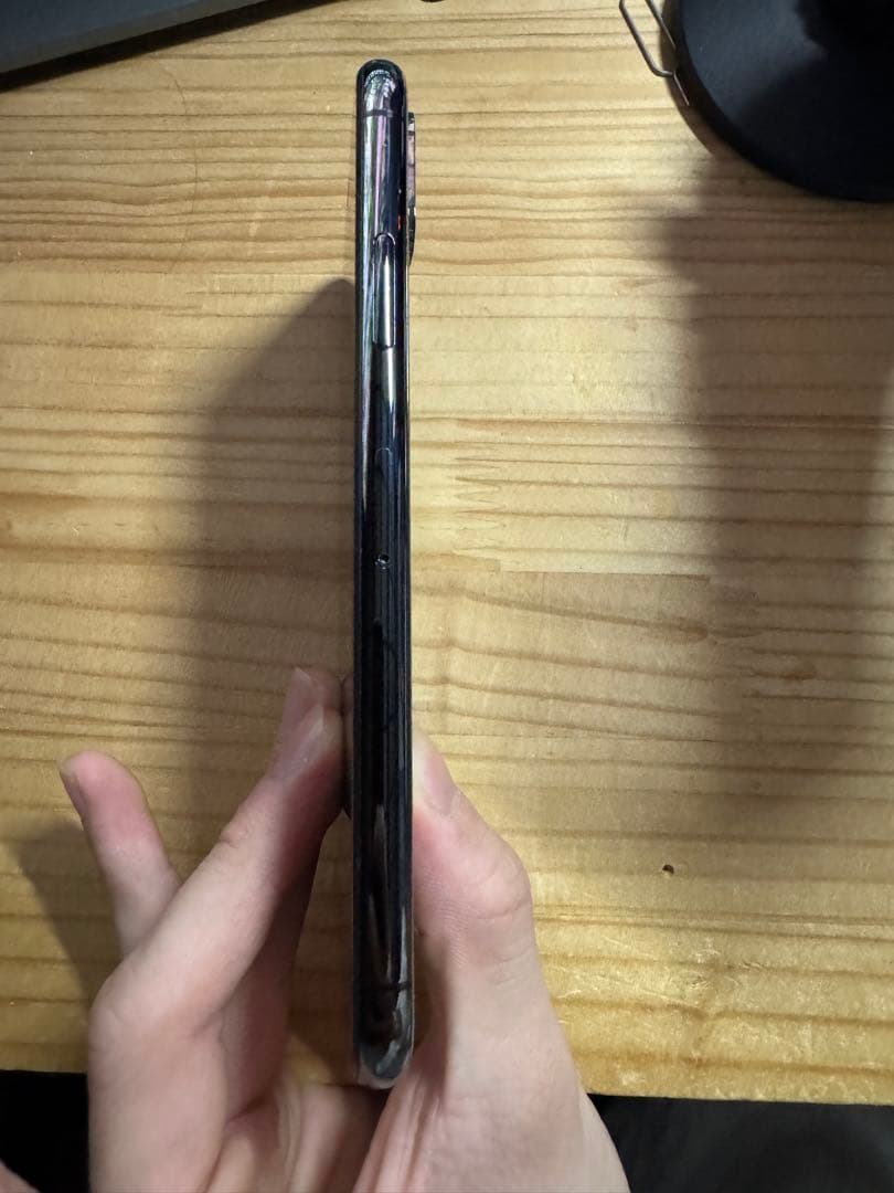 iPhone Xs simフリー