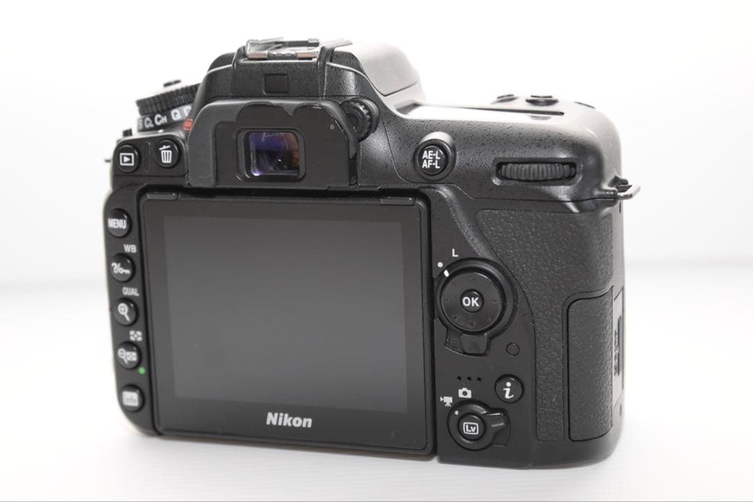 Nikon d7500 ボディのみ シャッター回数29,989