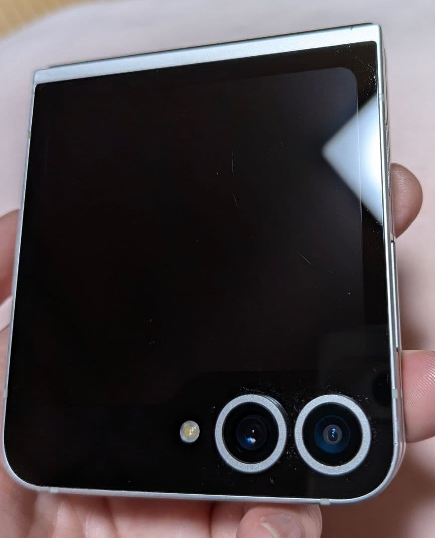 折りたたみ式スマートフォン Galaxy z flip6