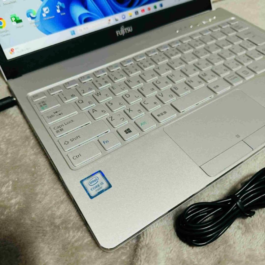 S271 富士通ノートパソコン i5高速コンパクトWindows11オフィス付き