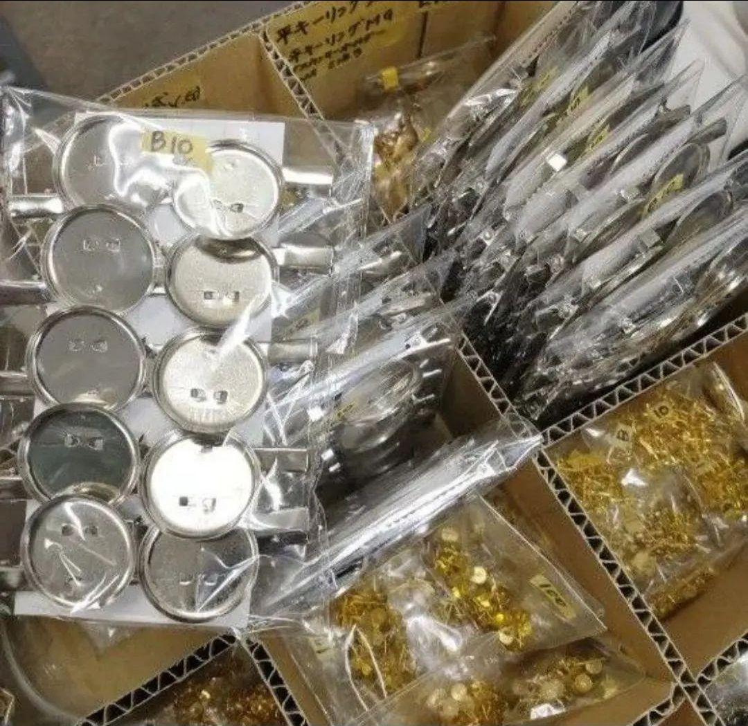 B品ハンドメイドアクセサリーパーツまとめて販売！ヘアピン コサージュ カニカン