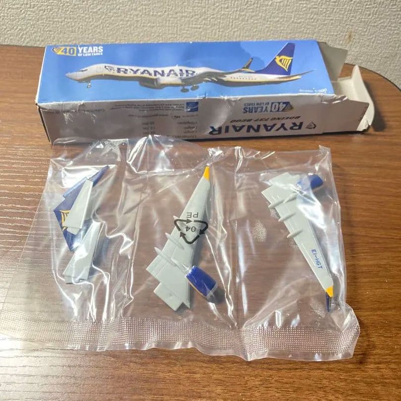 RYANAIR 40周年記念 Boeing 737 1/200「訳あり」
