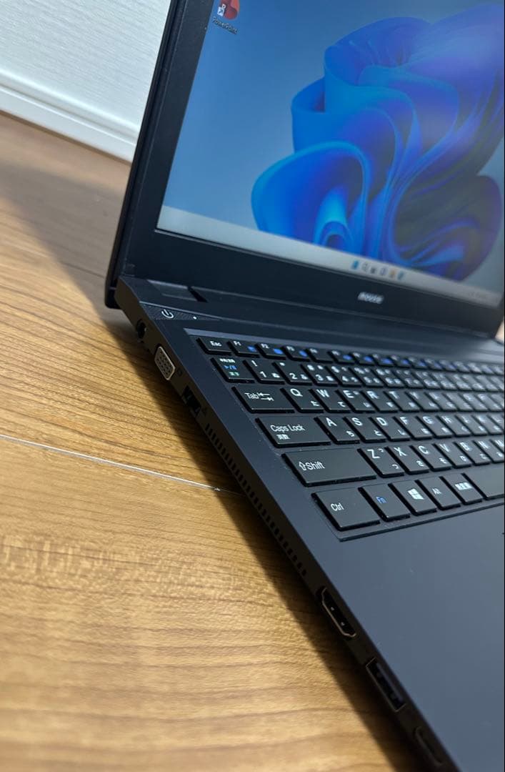 Mouse i5第7世代SSD240GB,メモリ8GB、15.6インチ