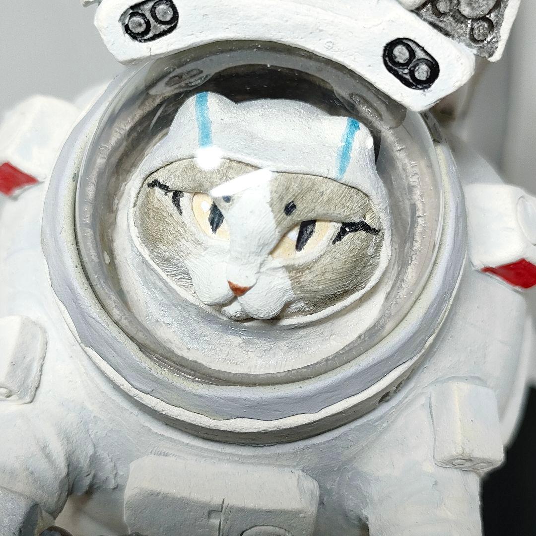 正木卓 陶器猫アート制作 SF映画に登場するような乗り物や宇宙人を表現