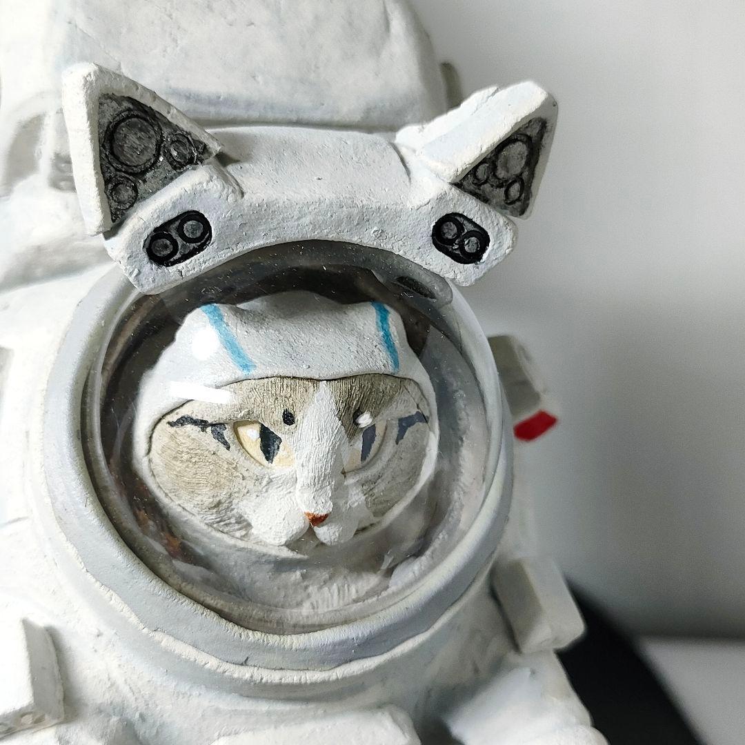 正木卓 陶器猫アート制作 SF映画に登場するような乗り物や宇宙人を表現