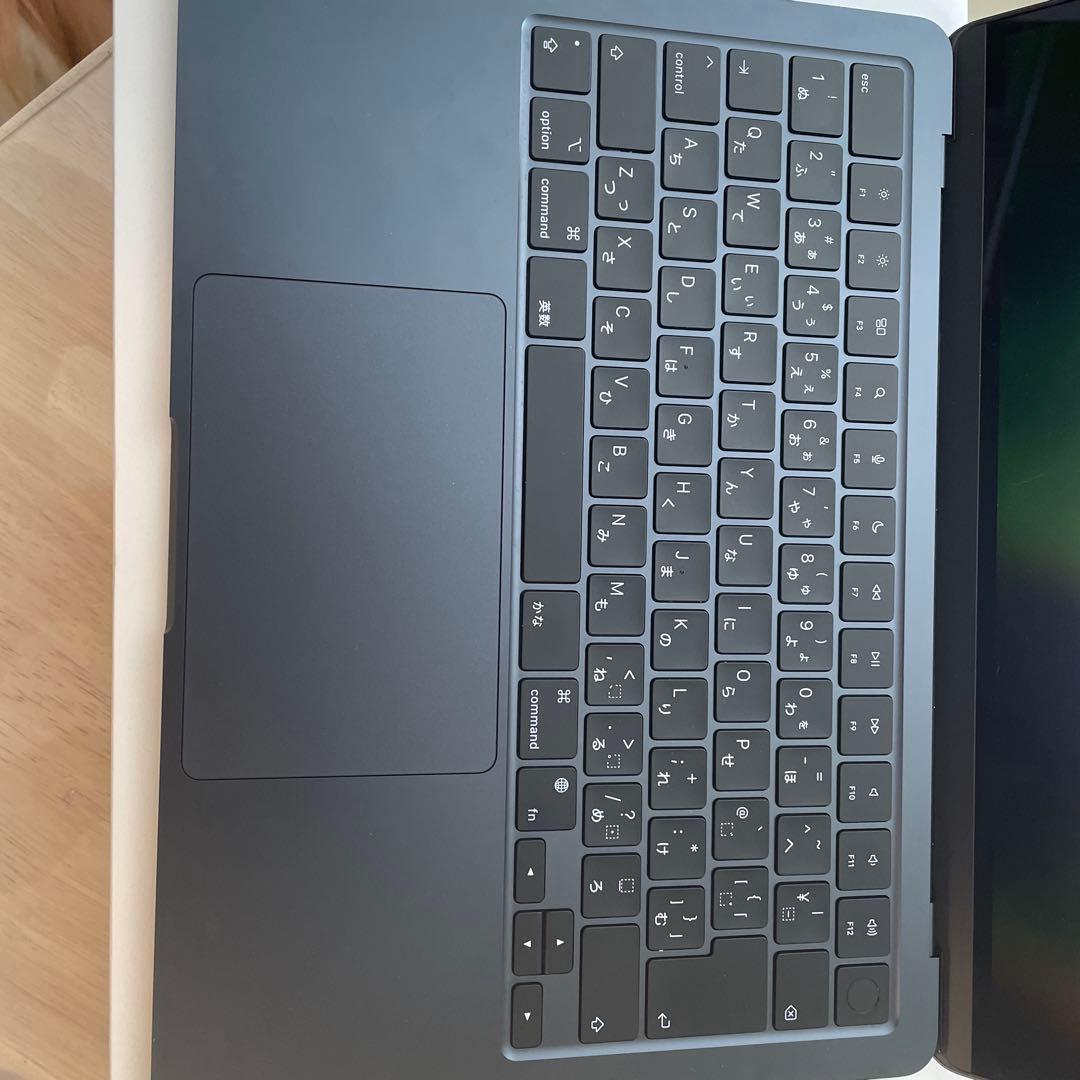 Apple M2チップ搭載13インチMacBook Air