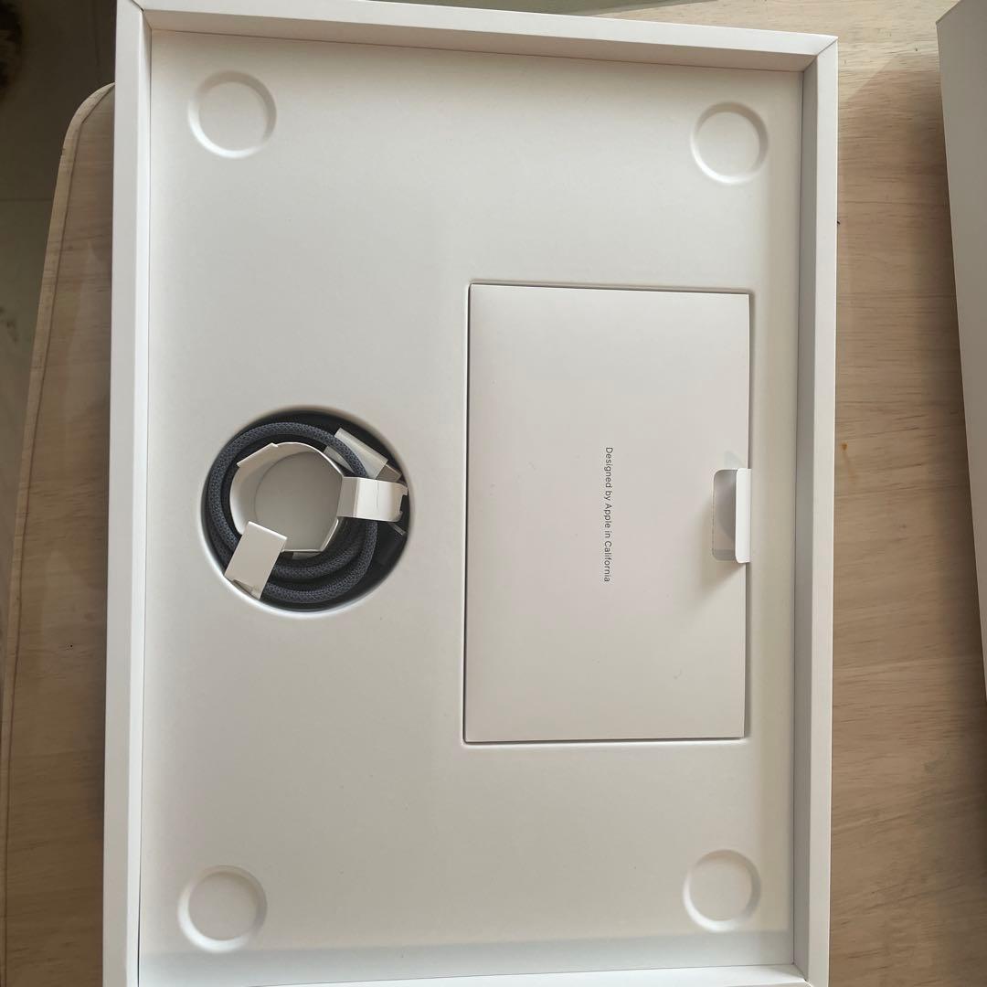 Apple M2チップ搭載13インチMacBook Air