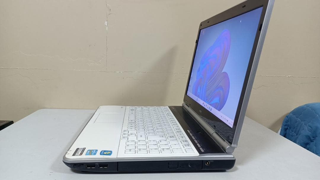Blu-ray⭐️ノートパソコンNEC Core i7 SSD256Gメモリ8G
