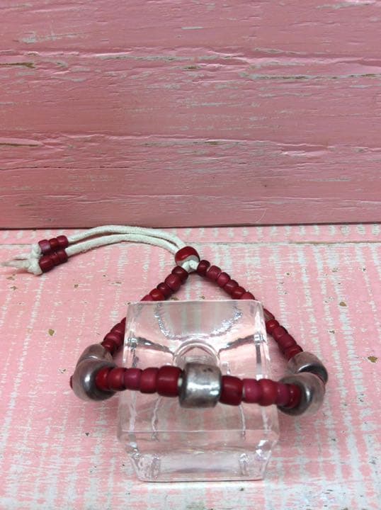 ホワイトハーツビーズ　シルバー無垢入りブレスレット　アンティークビーズ