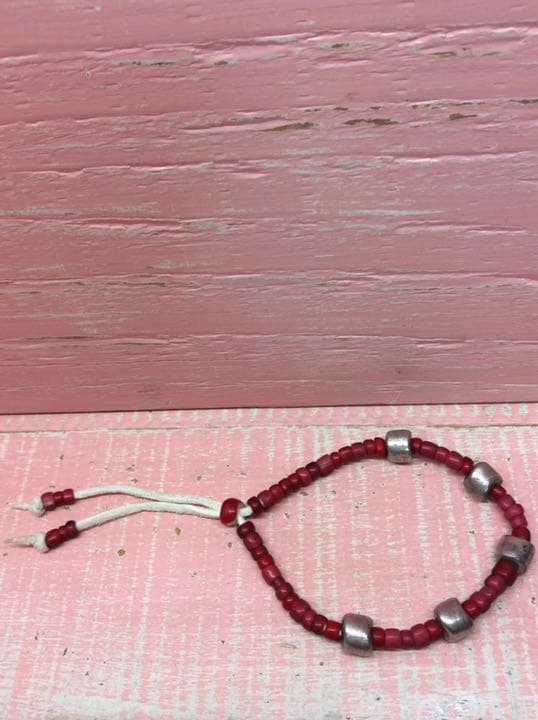 ホワイトハーツビーズ　シルバー無垢入りブレスレット　アンティークビーズ