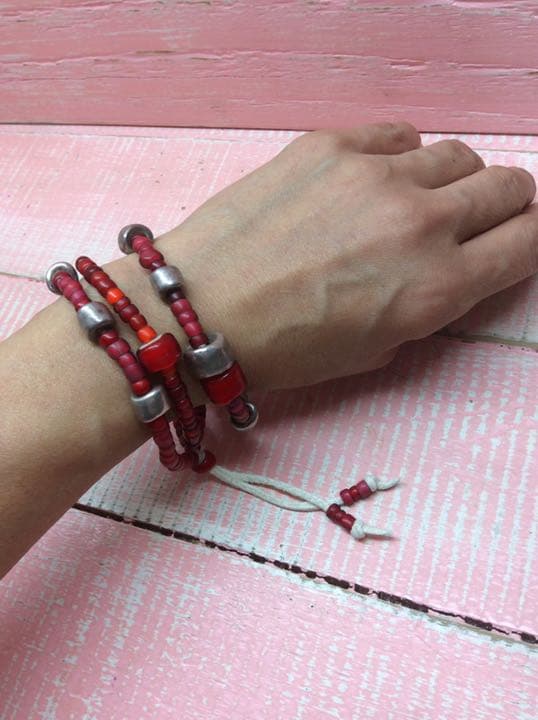 ホワイトハーツビーズ　シルバー無垢入りブレスレット　アンティークビーズ