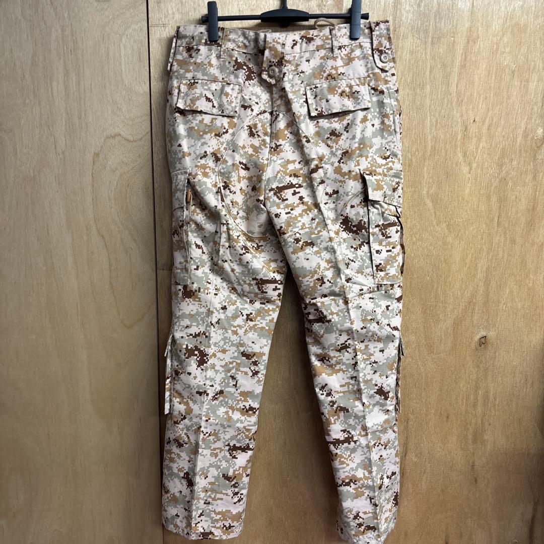 迷彩服 ジャケットとパンツのセット　0203o204