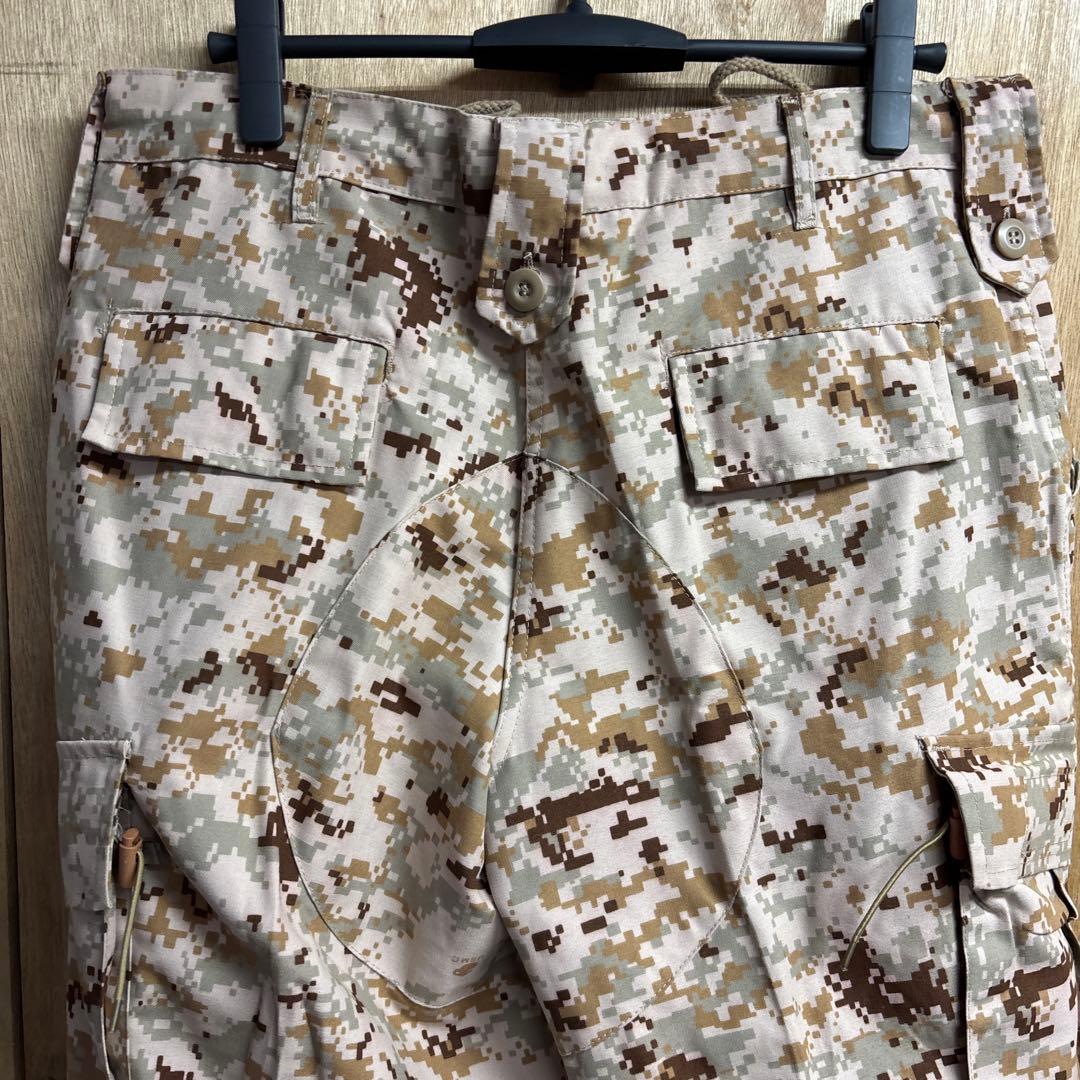 迷彩服 ジャケットとパンツのセット　0203o204