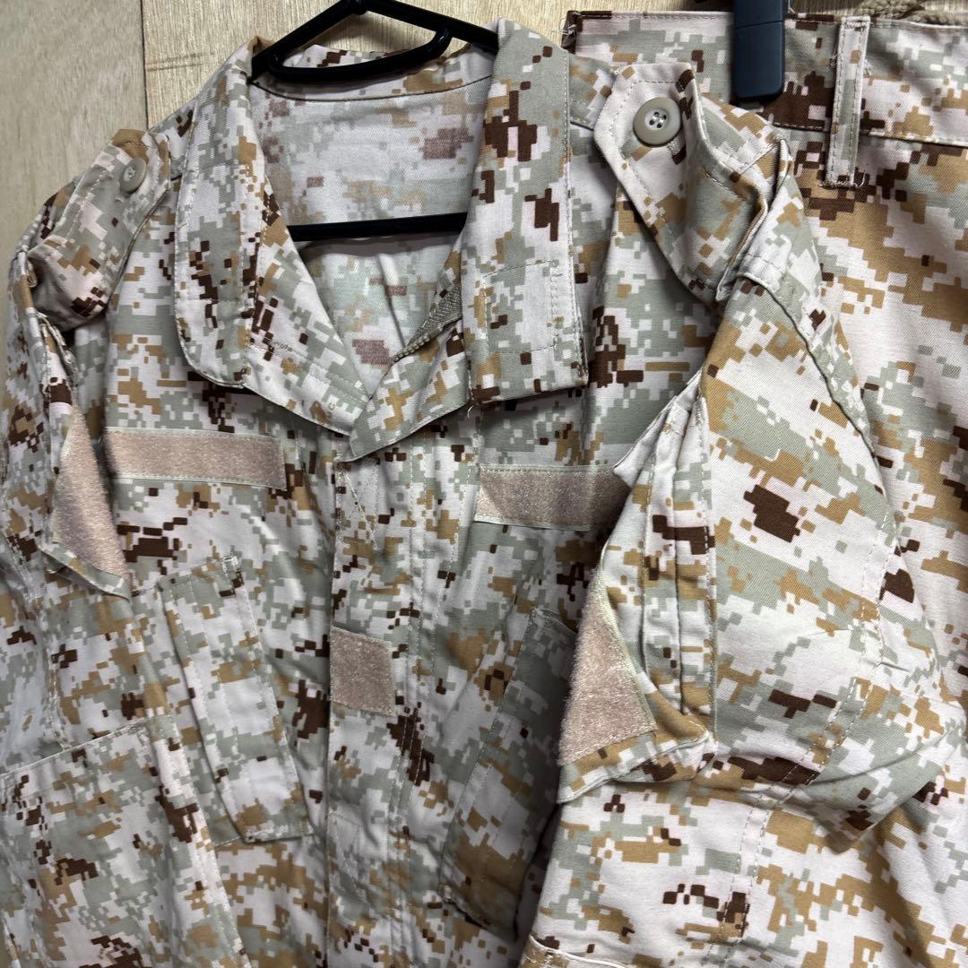 迷彩服 ジャケットとパンツのセット　0203o204