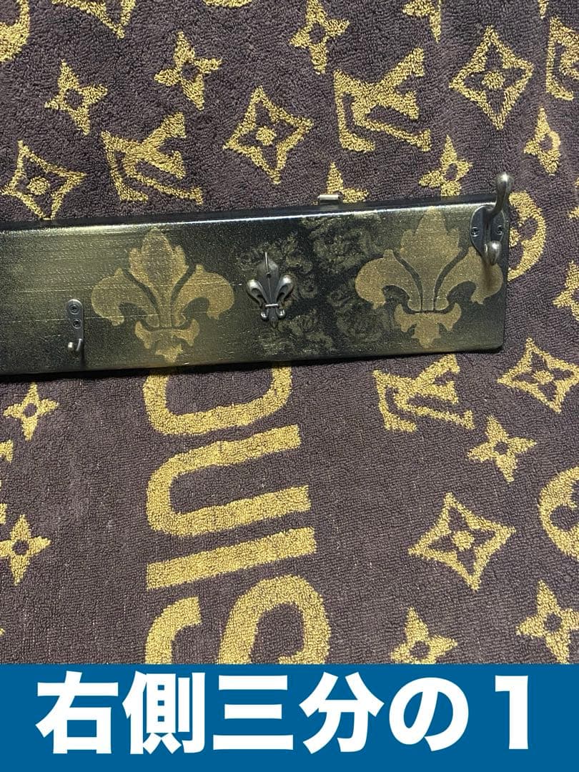 ゴシック♦️百合紋章エンブレム 壁掛け ハンガーラック♦️杉♦️黒＆金♦️未使用♦️送料込