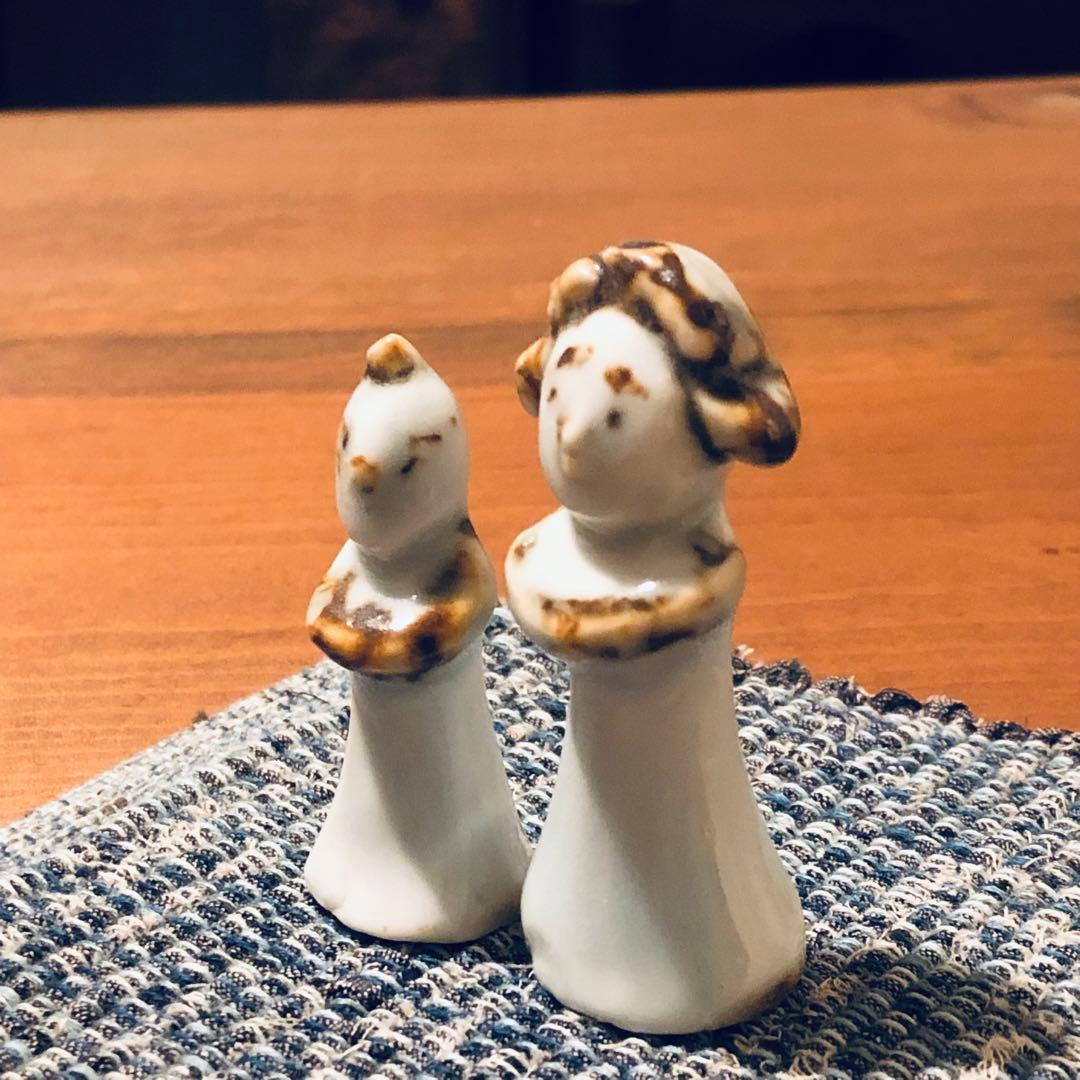 李朝の白磁鉄絵人形（鉄砂人形）男女一対　朝鮮民藝明器