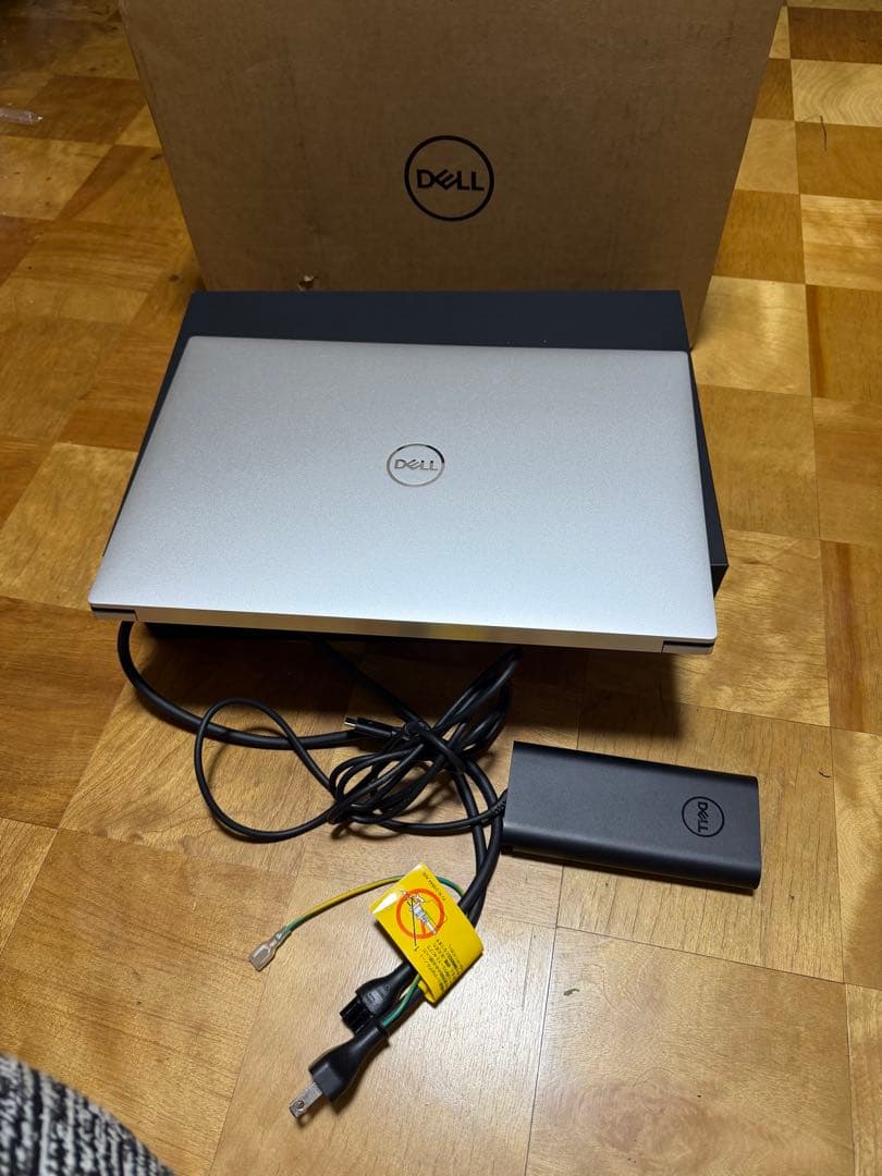 Dell XPS 15ノートパソコン