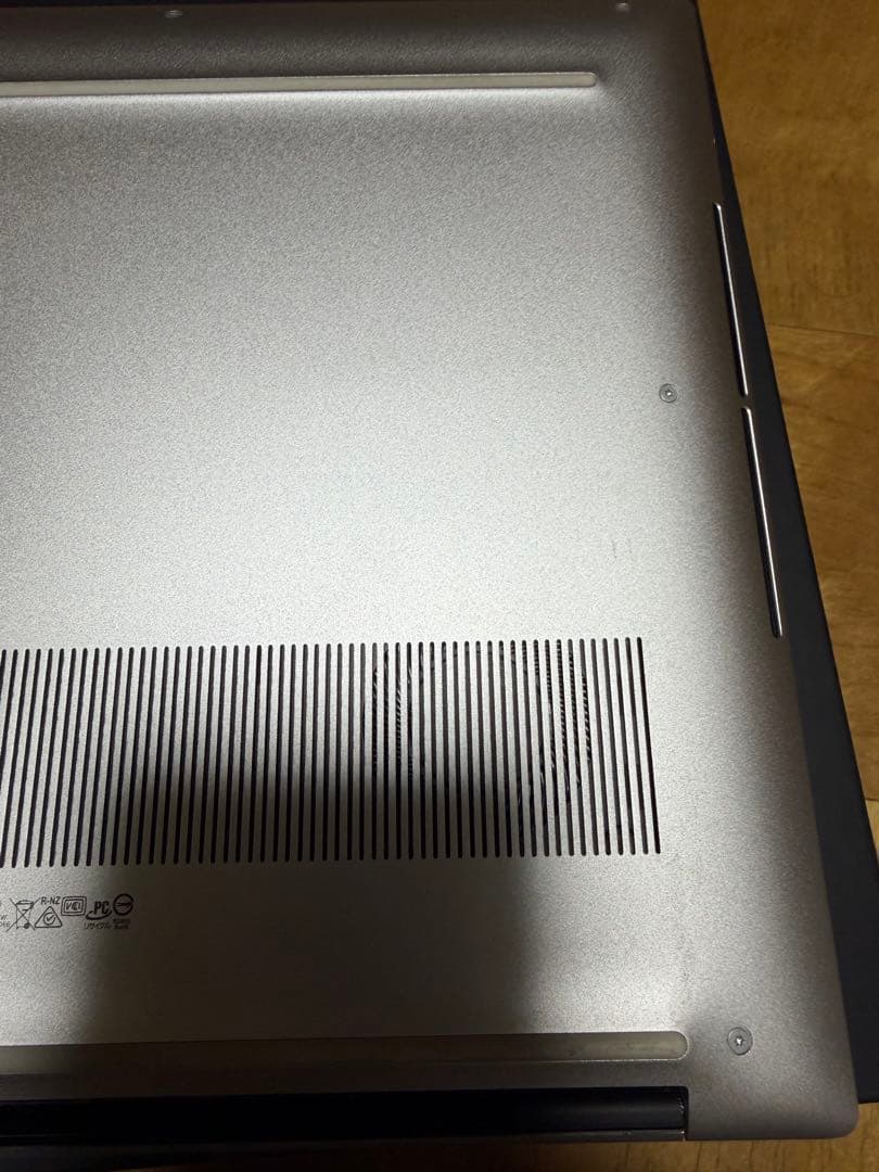 Dell XPS 15ノートパソコン