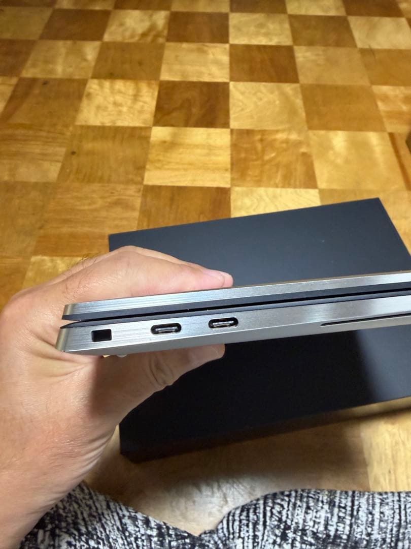 Dell XPS 15ノートパソコン