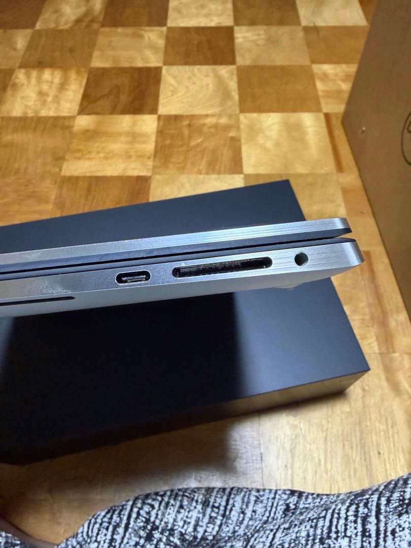 Dell XPS 15ノートパソコン