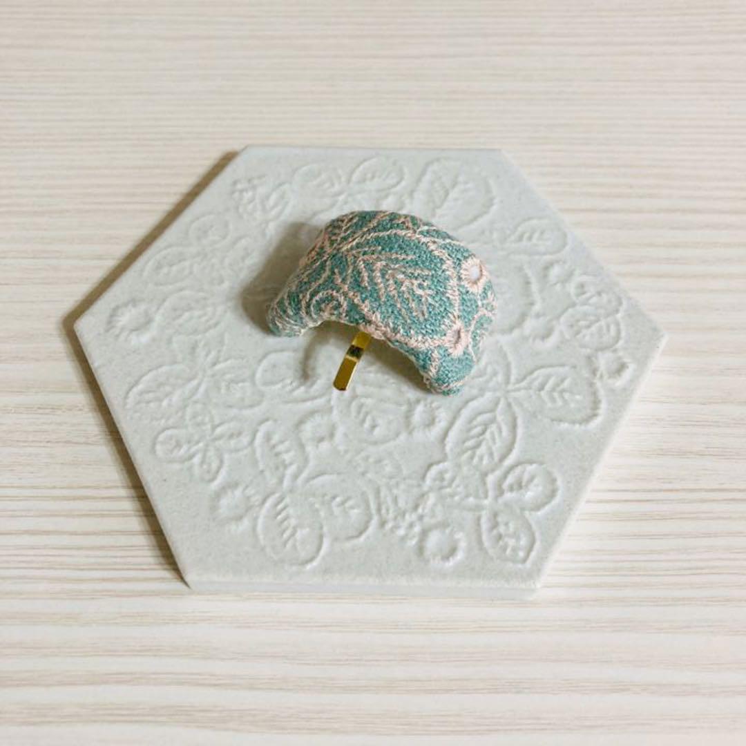 minperhonen ミナペルホネン　ポニーフック　#68