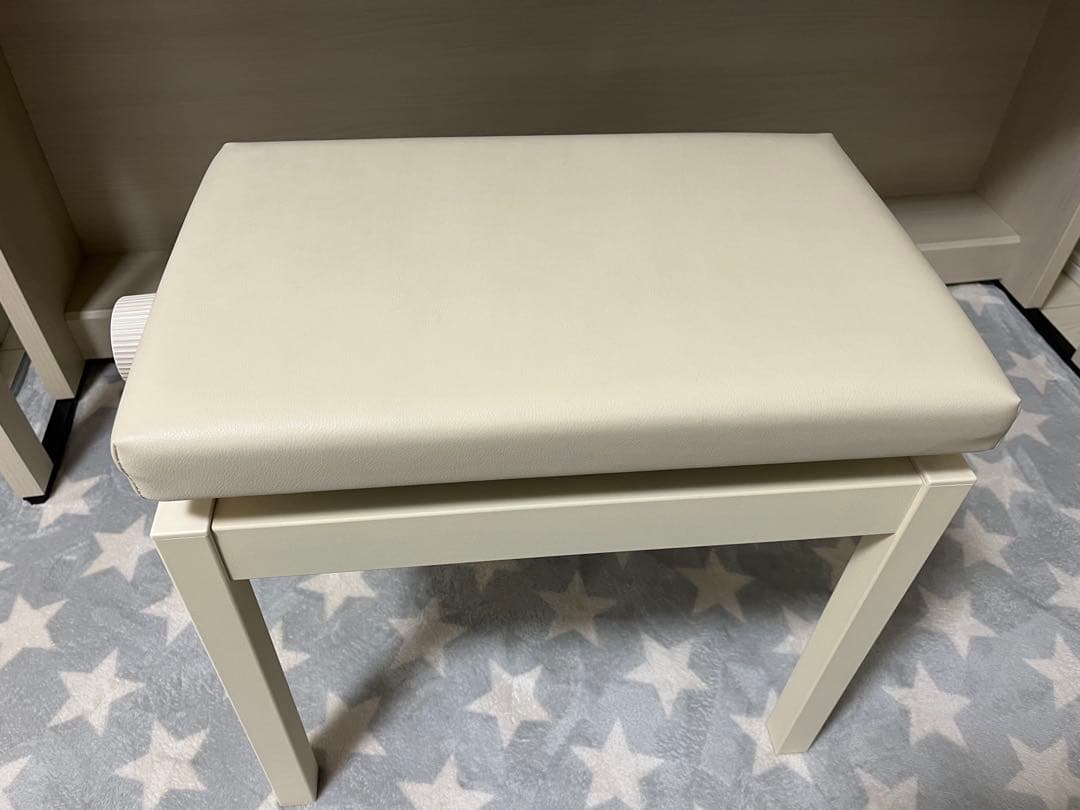 KAWAI CN29 付属椅子