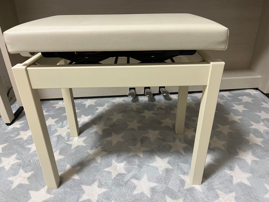 KAWAI CN29 付属椅子