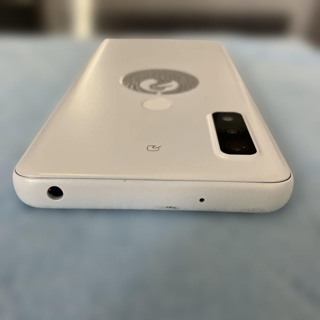 arrows We FCG01 64GB ホワイト　スマートフォン