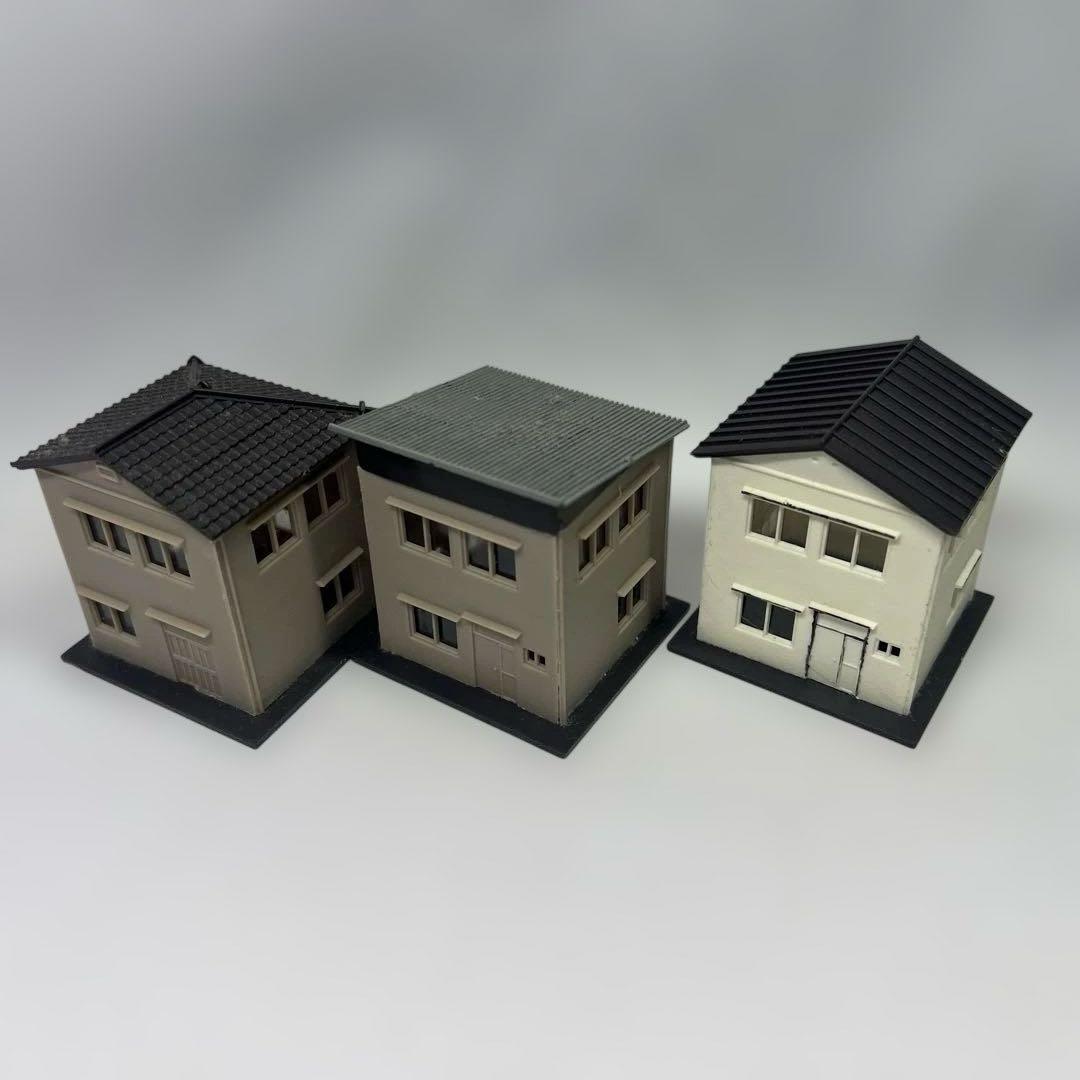 Nゲージ　鉄道模型　ジオタウン　跨線橋　商店　民家　住宅　トイレ　車　等々19点