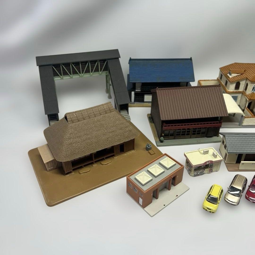 Nゲージ　鉄道模型　ジオタウン　跨線橋　商店　民家　住宅　トイレ　車　等々19点