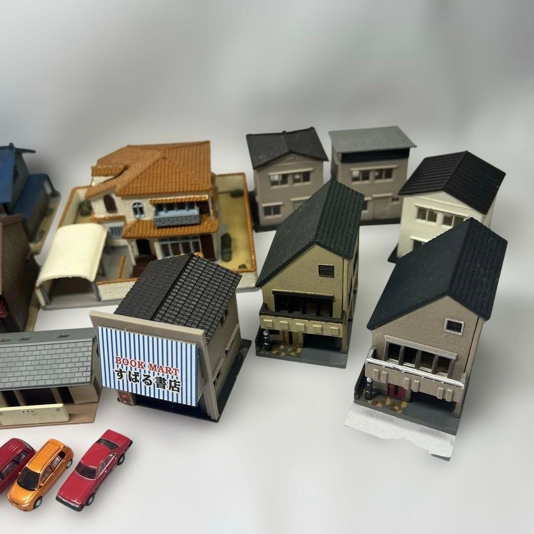 Nゲージ　鉄道模型　ジオタウン　跨線橋　商店　民家　住宅　トイレ　車　等々19点