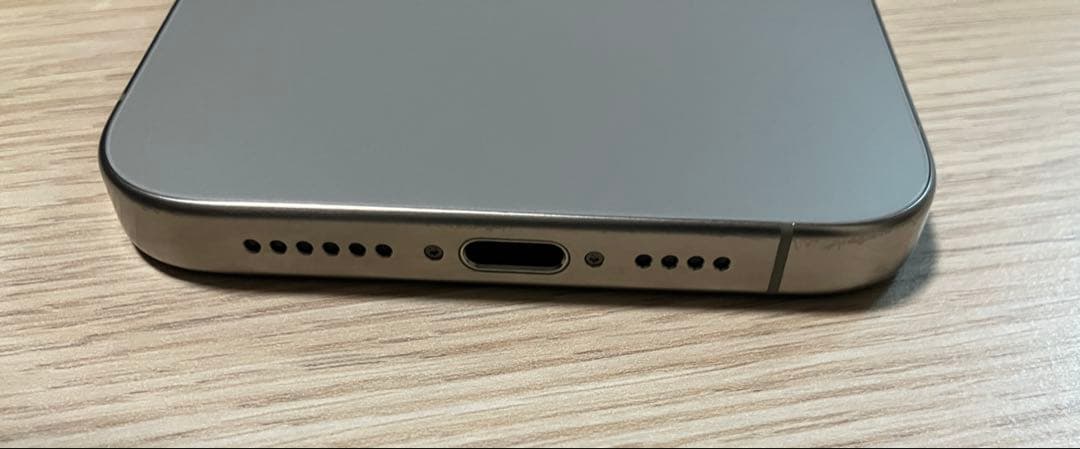 Apple iPhone 15 Pro MAX 本体（美品）