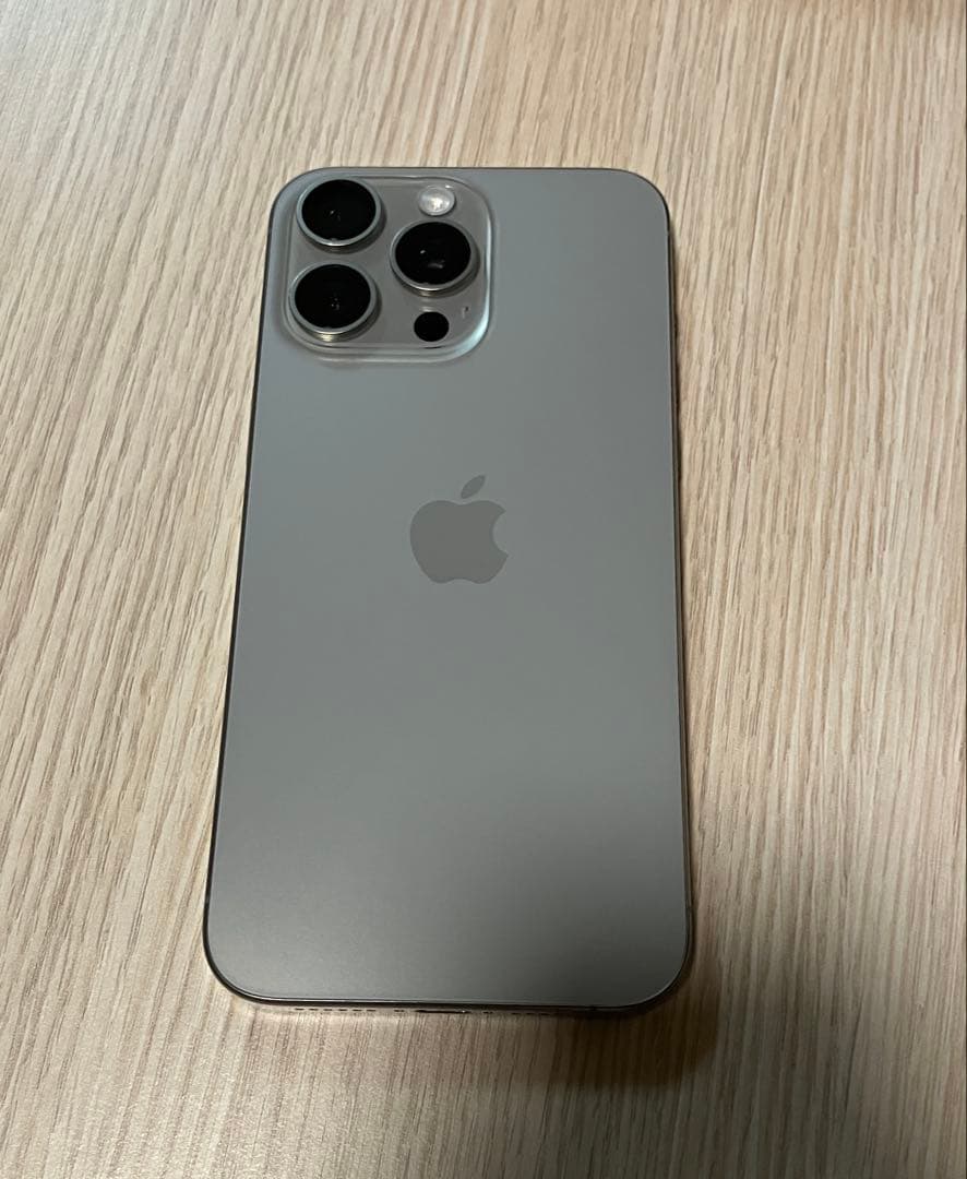 Apple iPhone 15 Pro MAX 本体（美品）