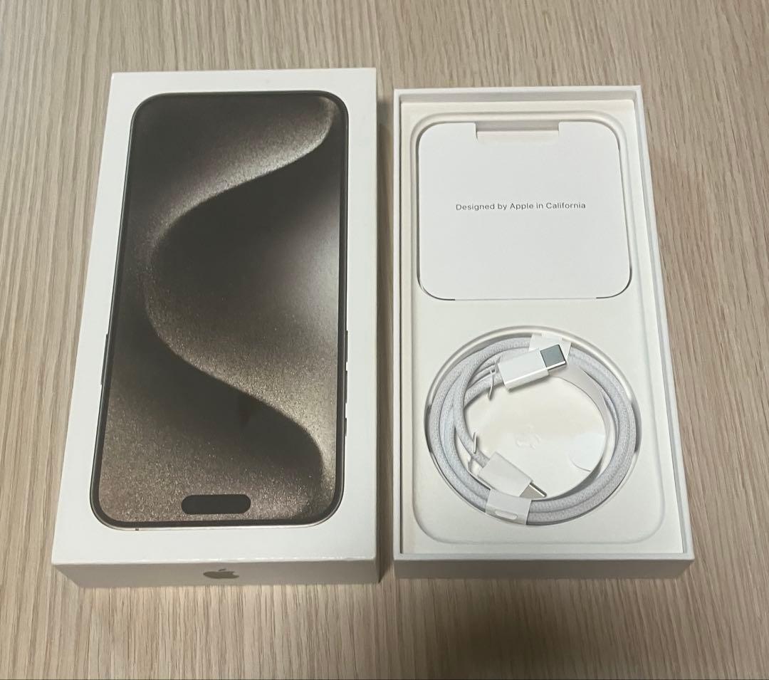 Apple iPhone 15 Pro MAX 本体（美品）