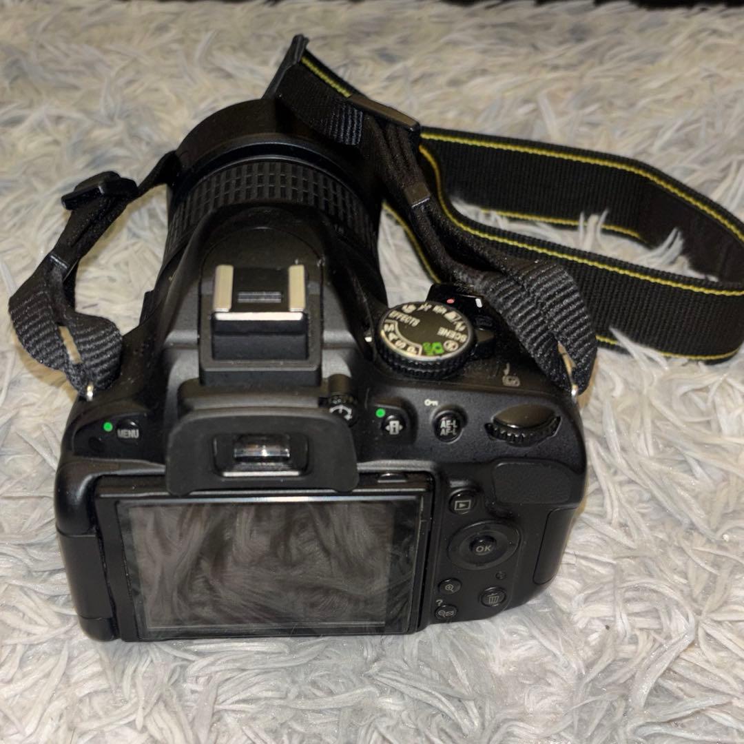 Nikon D5100 デジタル一眼レフ　レンズキット18-55mm 本体のみ