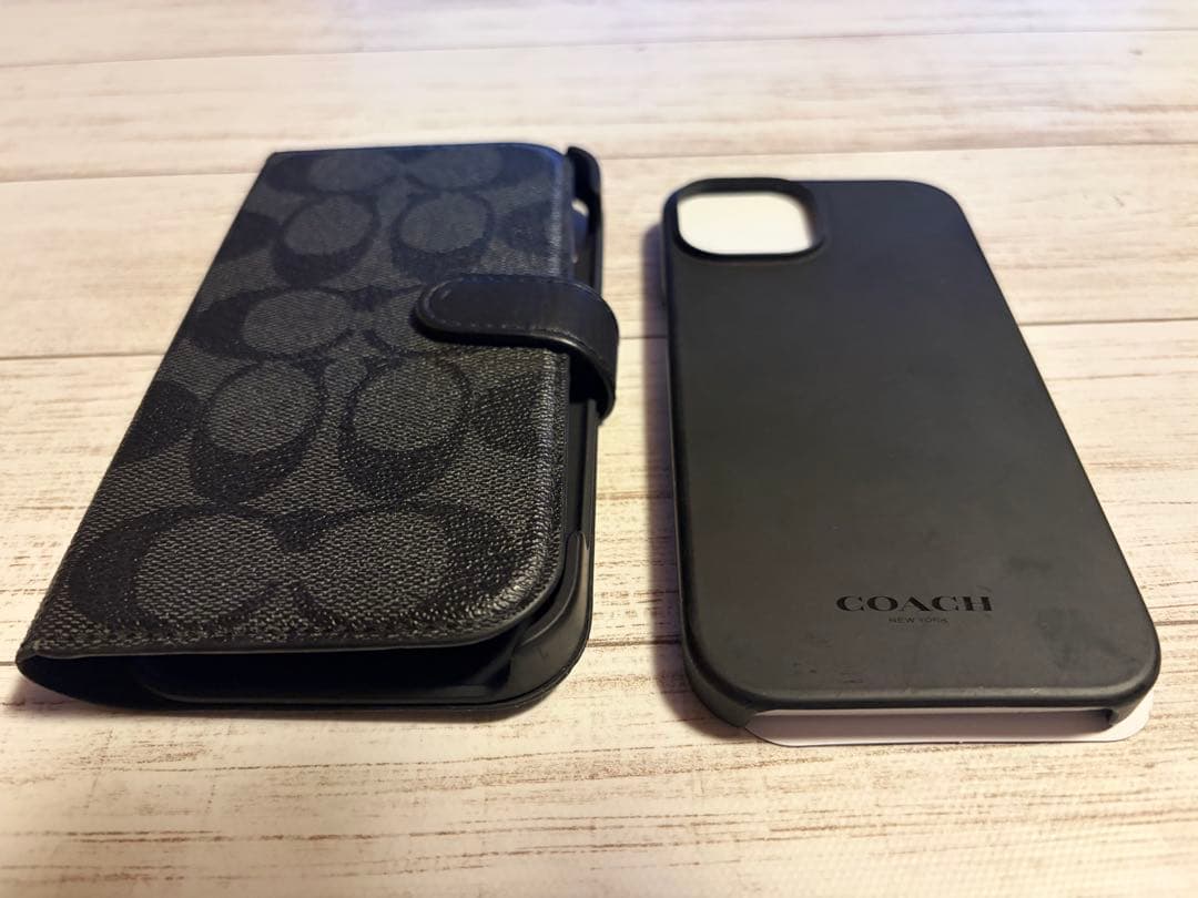 COACH iPhone 15用手帳型ケース