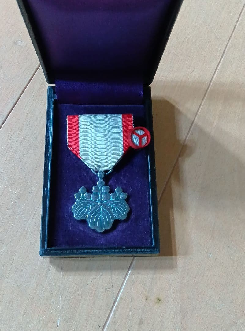 日本軍 の勲章、メダルと軍隊手帳セット