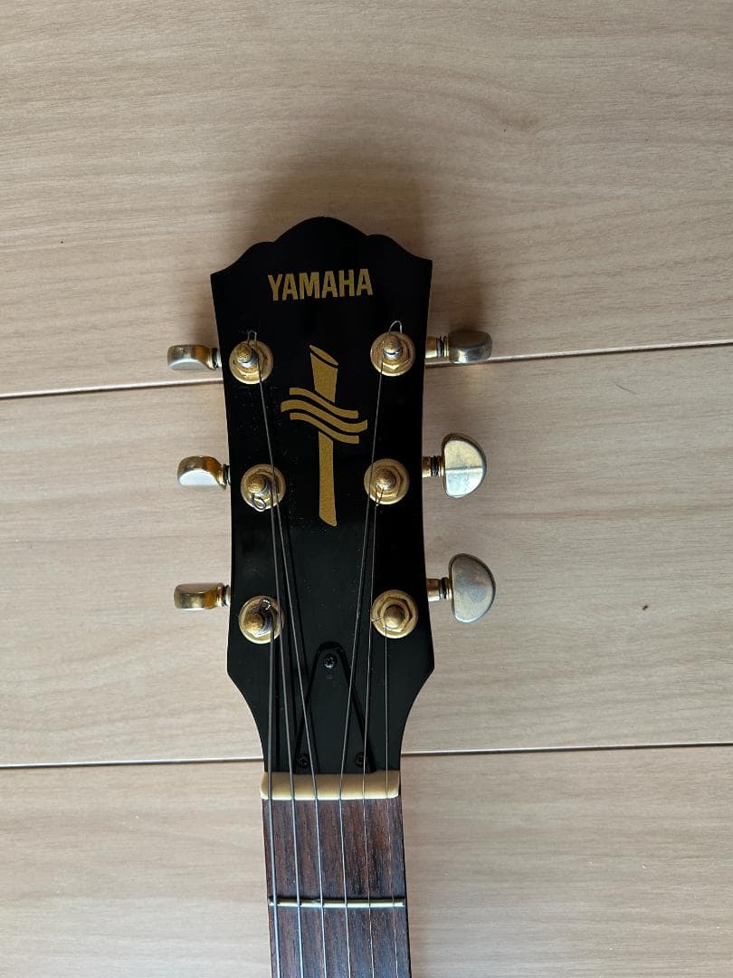 YAMAHA セミアコ AEX520 ブラック「中古」