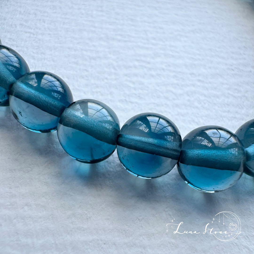【ロンドンブルートパーズ】深く澄んだ青をまとう希少石 天然石 ブレスレット
