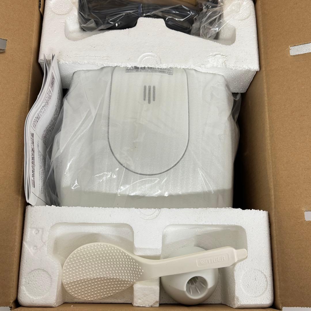 未使用‼️TIGER 炊飯器 JBM-G101 W 5.5炊き